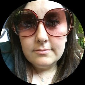 Meet your Posher, Caroline